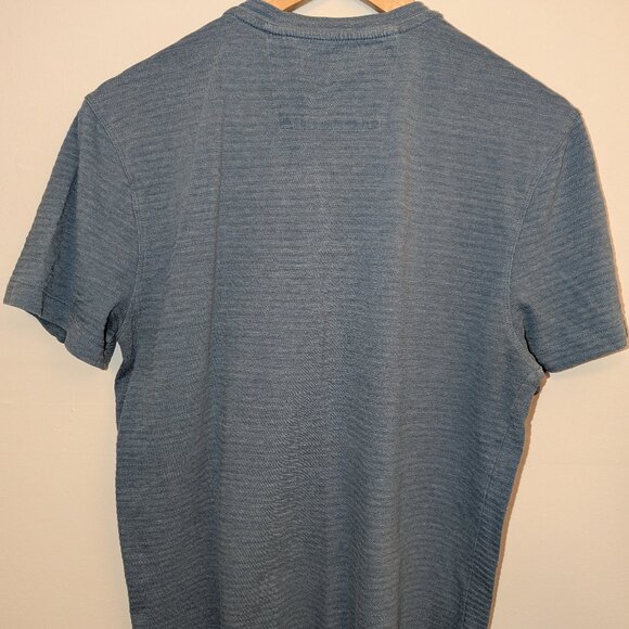 Men's Banana Republic Blue Henley T-Shirt - Picture 2 of 6